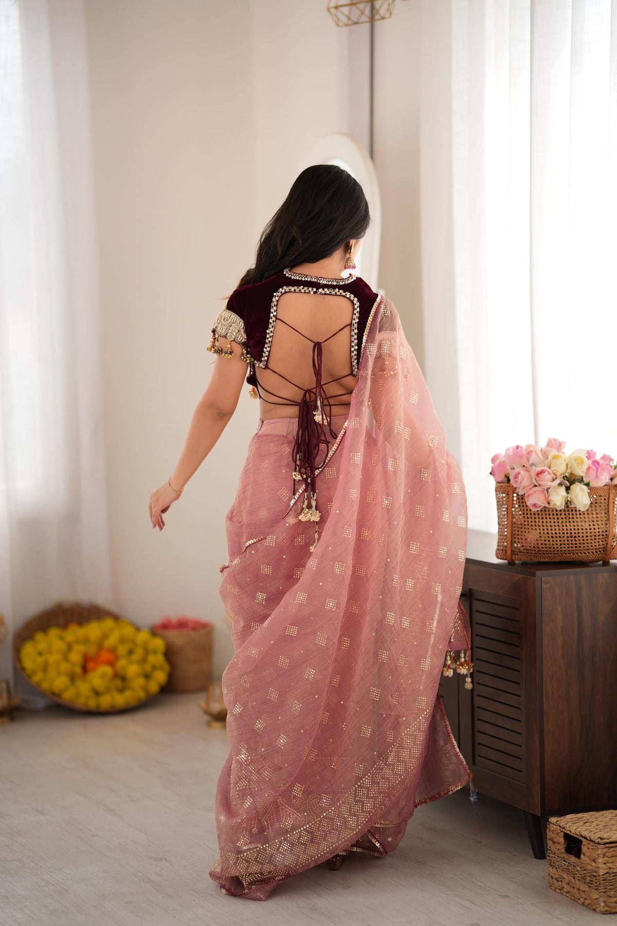 Gulabi Tashan & Tevar Saree Set