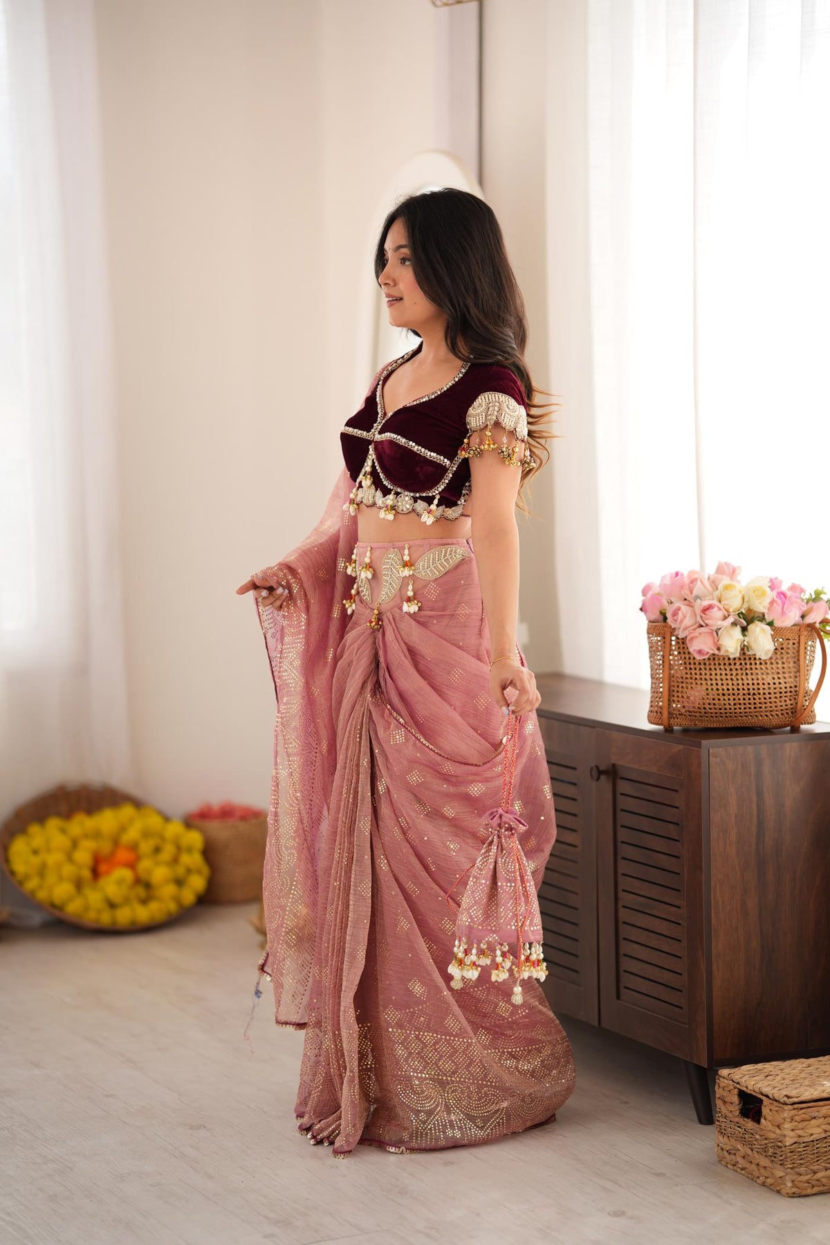 Gulabi Tashan & Tevar Saree Set