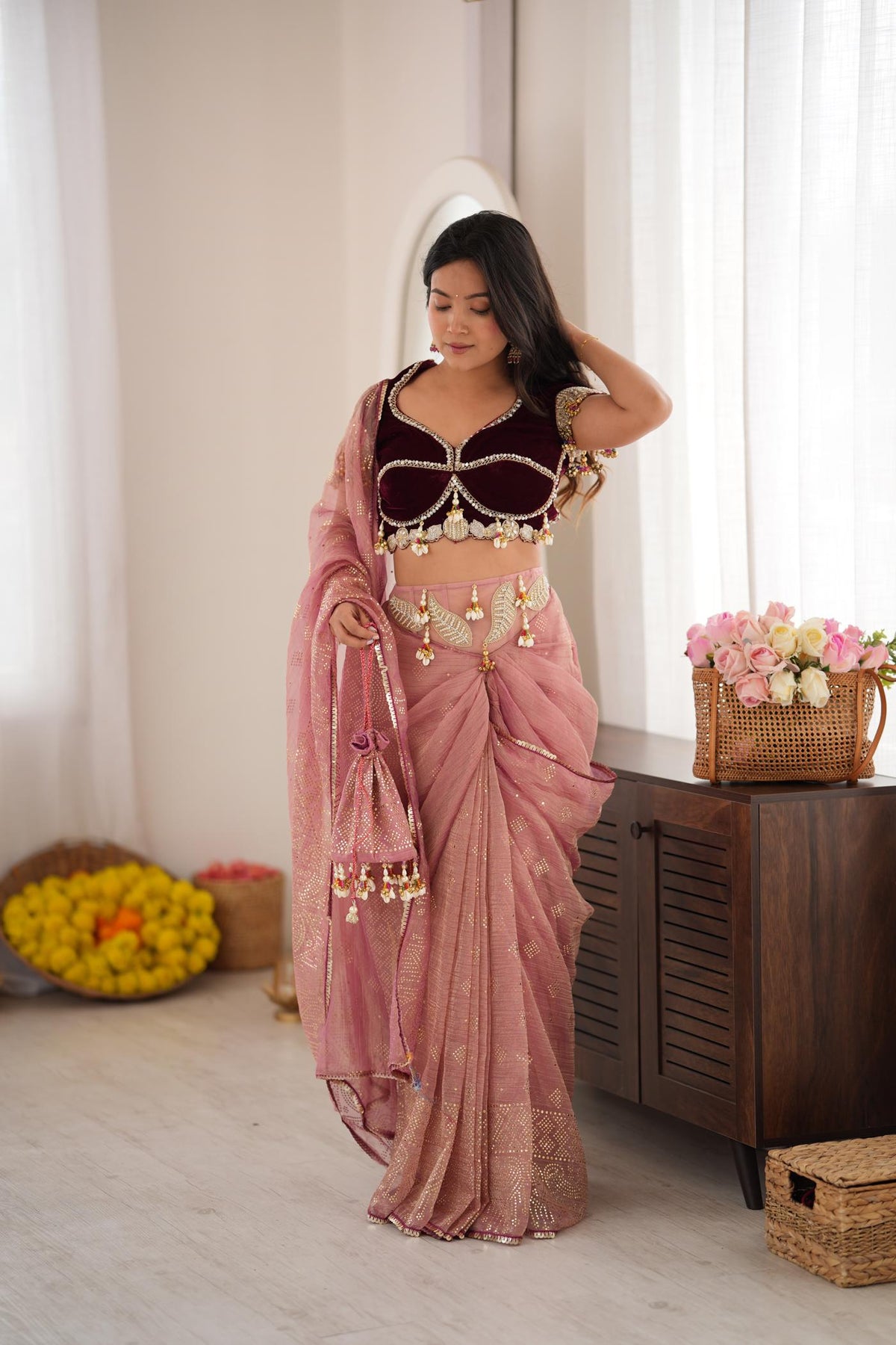 Gulabi Tashan & Tevar Saree Set