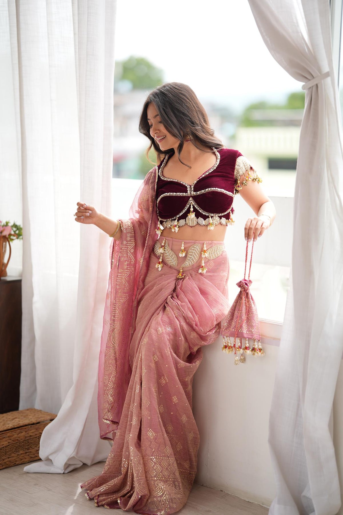 Gulabi Tashan & Tevar Saree Set